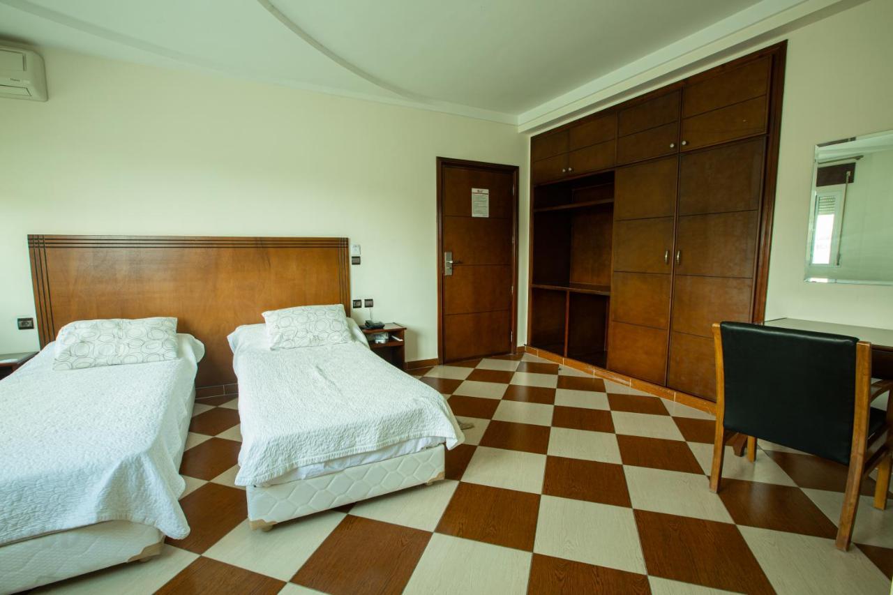 Motel Gzenaya Tangier Bagian luar foto